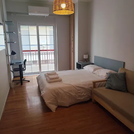 Parastaseis One Bedrooom Flat Georges Square パトラ